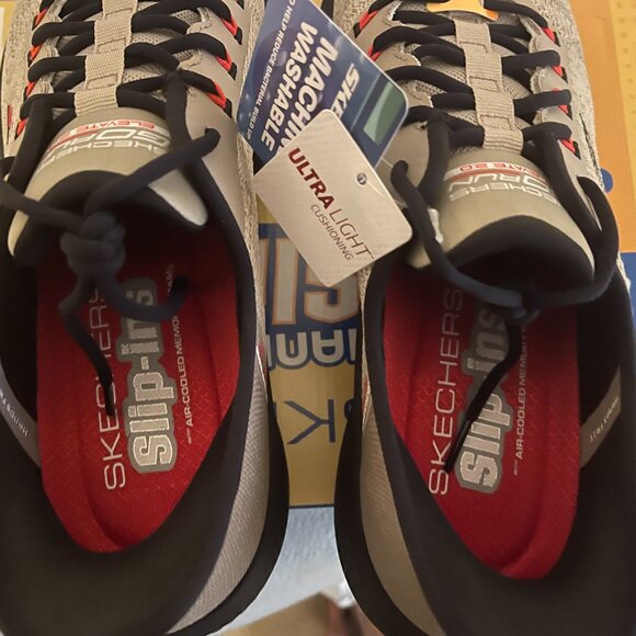 Men's Skechers Hands Free Slip Ins Go Run Elevate 2.0 Size 11 NIB (RETAIL 125) - Picture 4 of 10